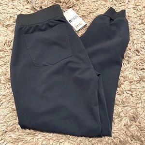 Figs BNWT Dark Harbor XS petite Zamora